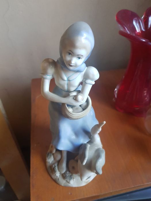 Vand binelouri de porțelan