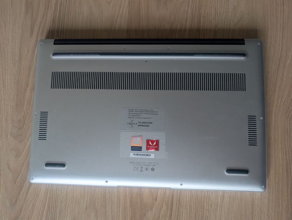 Лаптоп HUAWEI MateBook D15 / 8GB RAM / 256SSD / AMD Ryzen 5 / 1,53kg