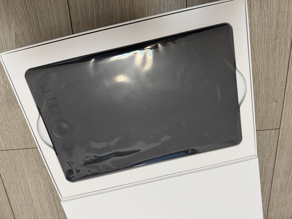 Tableta grafica Intuos Paper Pro M Paper Edition