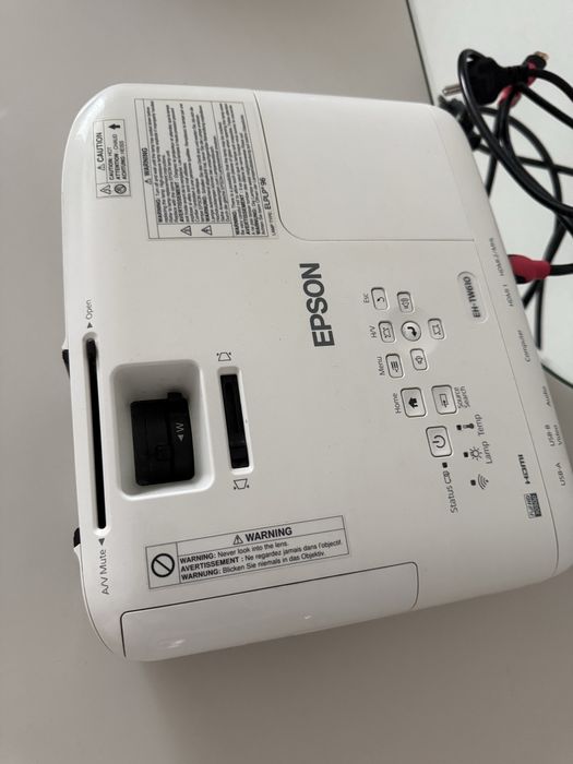 Продается проектор epson EH-TW610