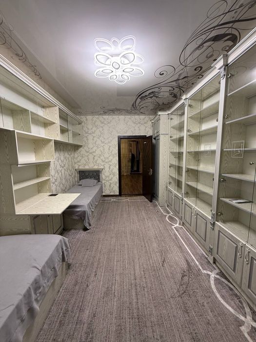 Кватира сотилади