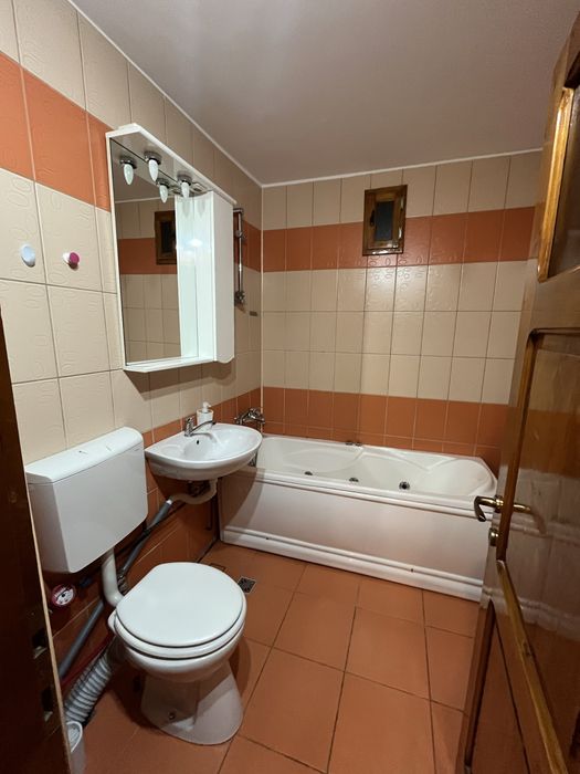 Inchiriez apartament 3 camere - Vasile Aaron
