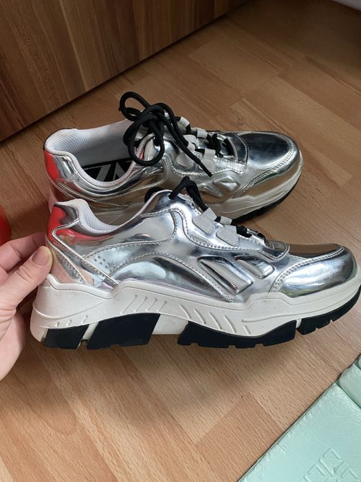 Zara 38 purtati putin