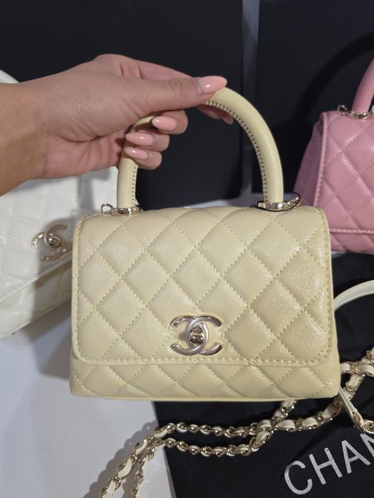 Дамска чанта Chanel Coco Handle Small 20C