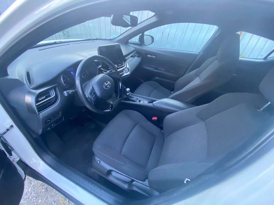 Toyota C-HR Hybrid 2019, motor 1.8, 122CP.