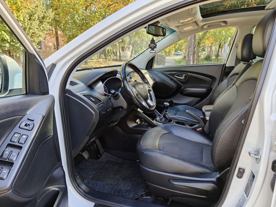 HYUNDAI ix35  / 2015 / Euro 5 / NAVI / Panoramic/ Senzori / 1.7 Diesel