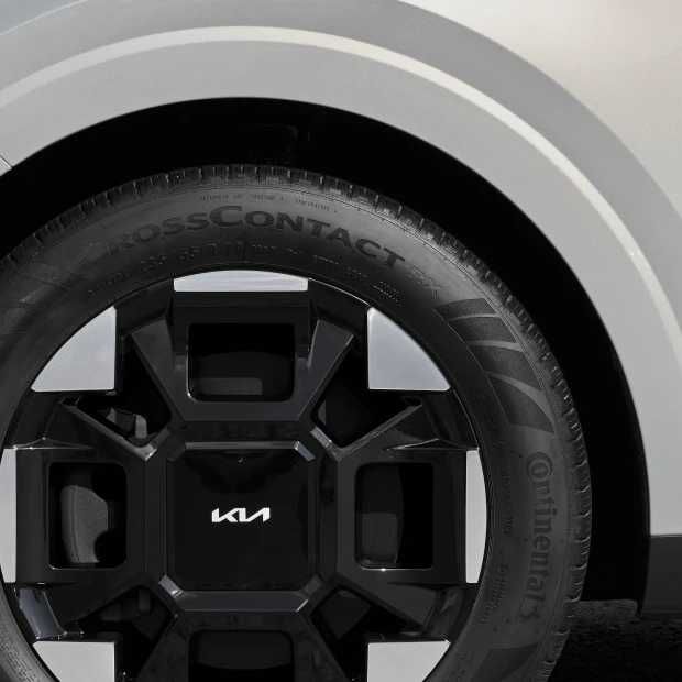 Янгиланган Kia Carnival