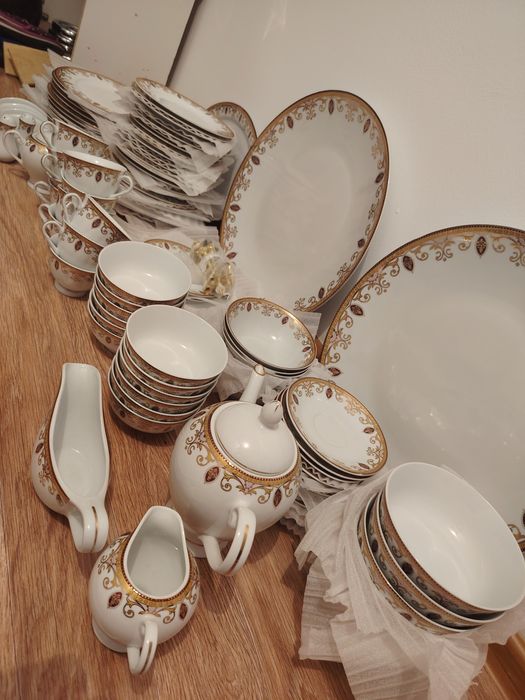 Продам посуду 102 предмет