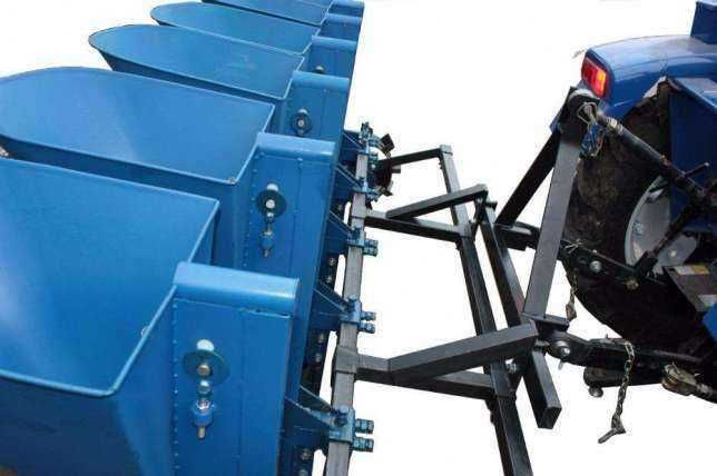 Semanatoare 6 randuri Tractor pentru usturoi si arpagic ceapa bulbi
