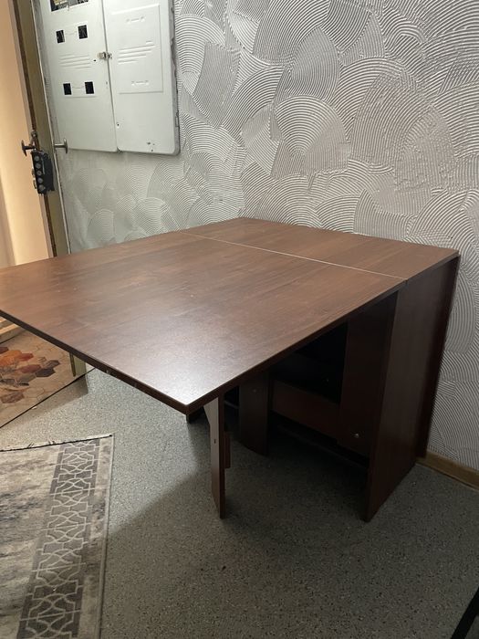 Раскладной шкаф для гостиной