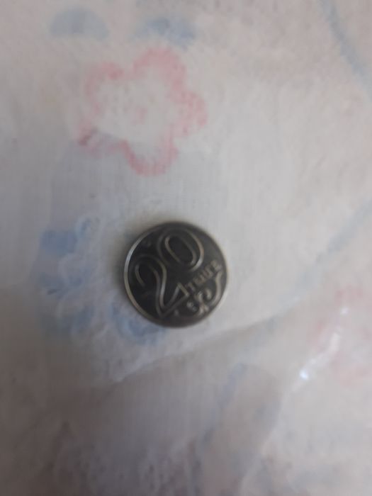 Eski qadimiy arab tangasi va 20 tenge qozoq tangasi 2kalasini 250minga