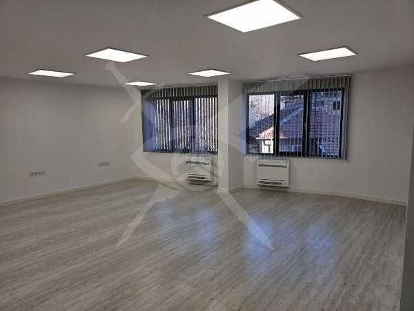 Дава се под наем Офис в Пловдив, Център - 301 кв.м за 1994.61 € - Снимка #2