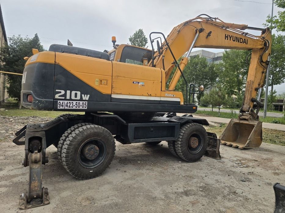 Hyundai 210 ekskavator