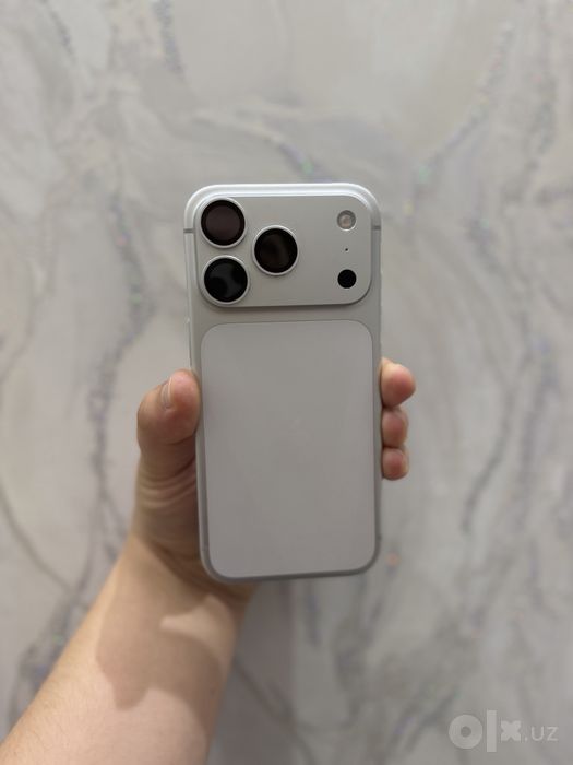 iPhone 17 pro Silver sotiladi