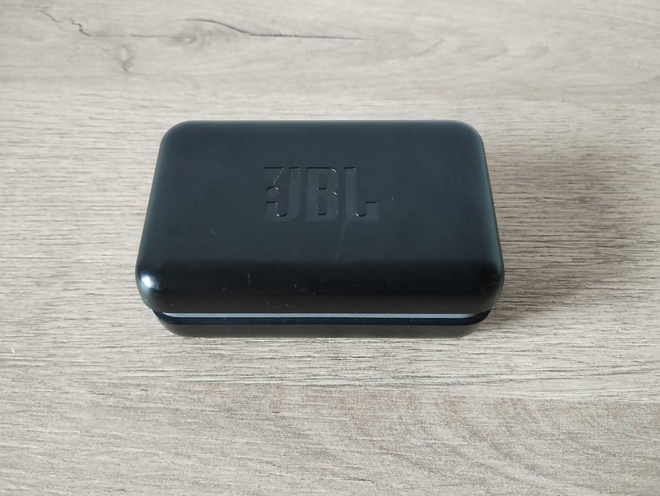 JBL Endurance Peak зарядна кутия