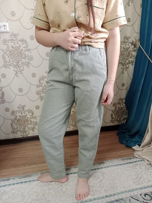 Продам джинсы на 8-11 лет