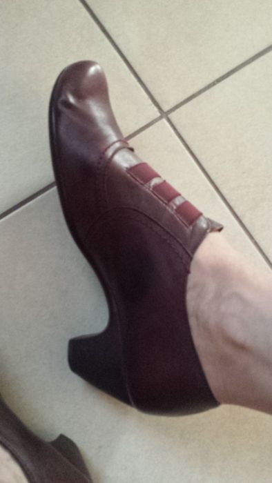 Botine 42 piele. Dama. Culoarea bordo