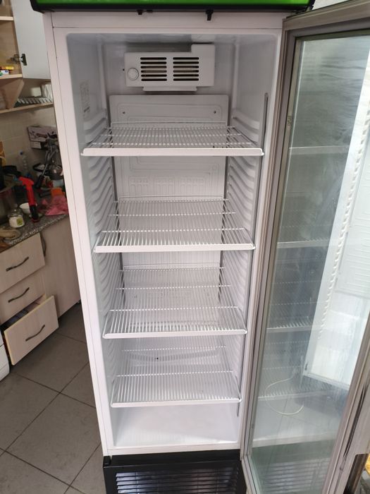 Витринный холодильник