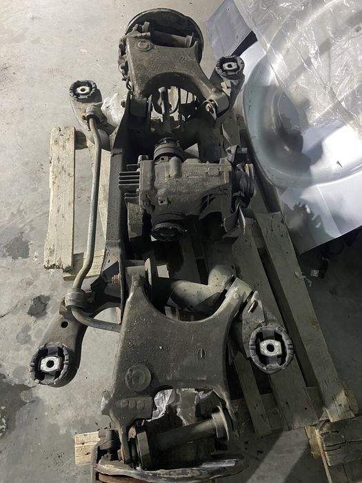 Уплотнительная резина на двери Бмв