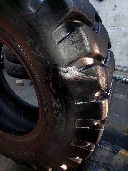 Шины на погрузчик бу 17.5-25