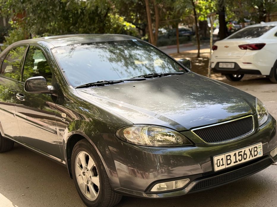 Продается джентра 3 позиция автомат. В хорошем состоянии.