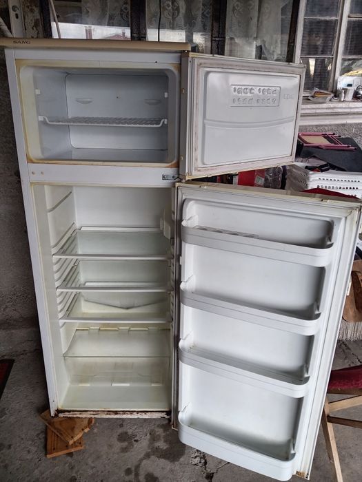 Хладилник в добро състояние