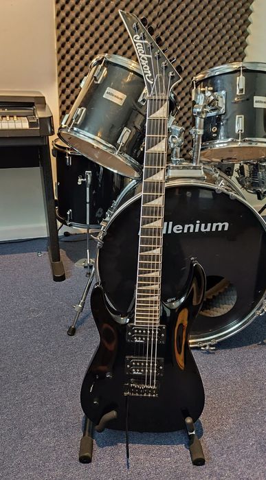 Vând chitara Jackson JS22-L Dinky BLK Left-handed Pedala TCE Eyemaster
