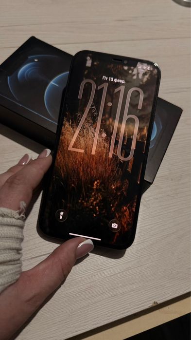 Продам айфон 12 про макс