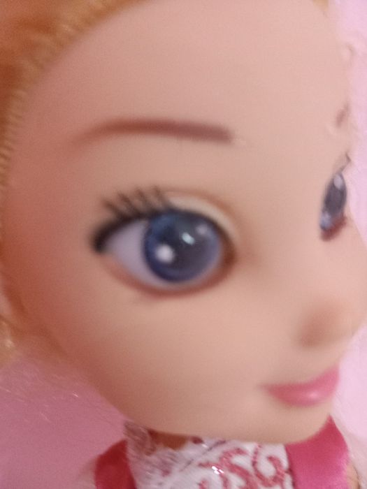 Куклата Теа която е принцрса