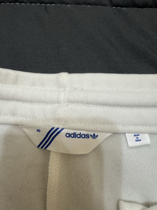 Оригинално долнище на adidas