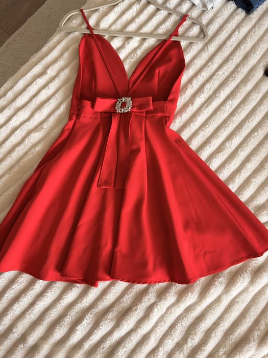 Червена рокля Zara