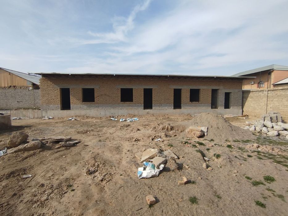 Отчопардан ховли сотилади