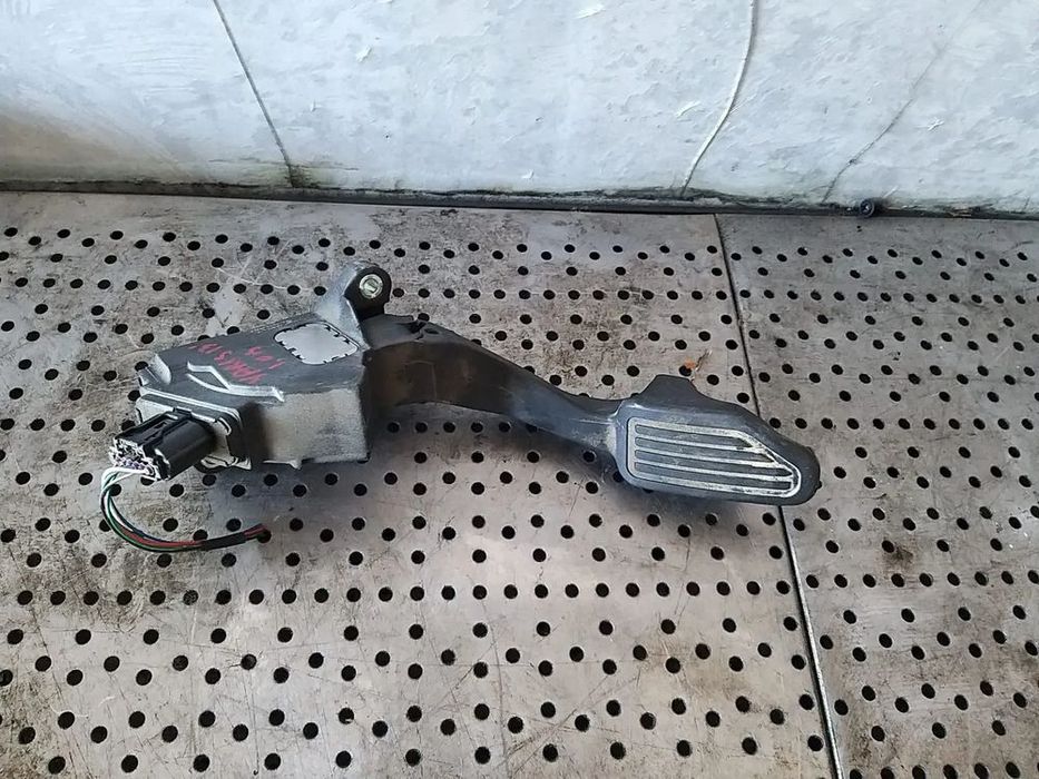 Pedala acceleratie 1.0 b toyota yaris 3 p13 781100d160