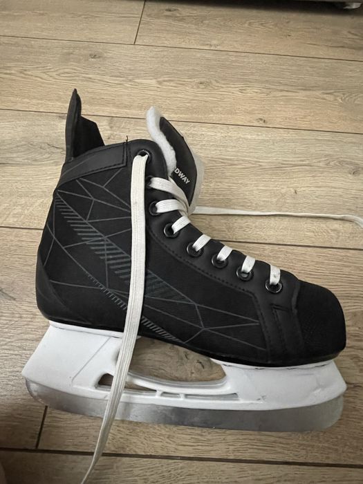 Продам коньки детские
