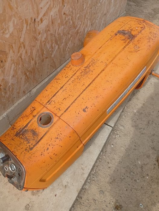 Vind capotă fiat 215,stare uzat dar bune de a mai fi folosite