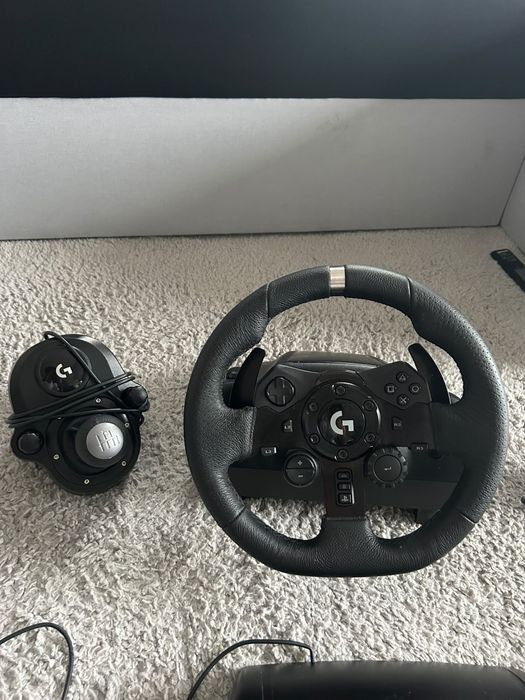 Volan Logitech G923 (pedale, schimbator)