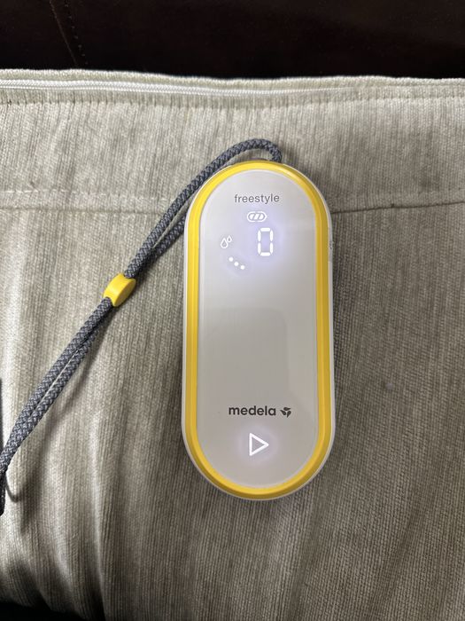 Помпа за кърма Medela Freestyle Hands-Free