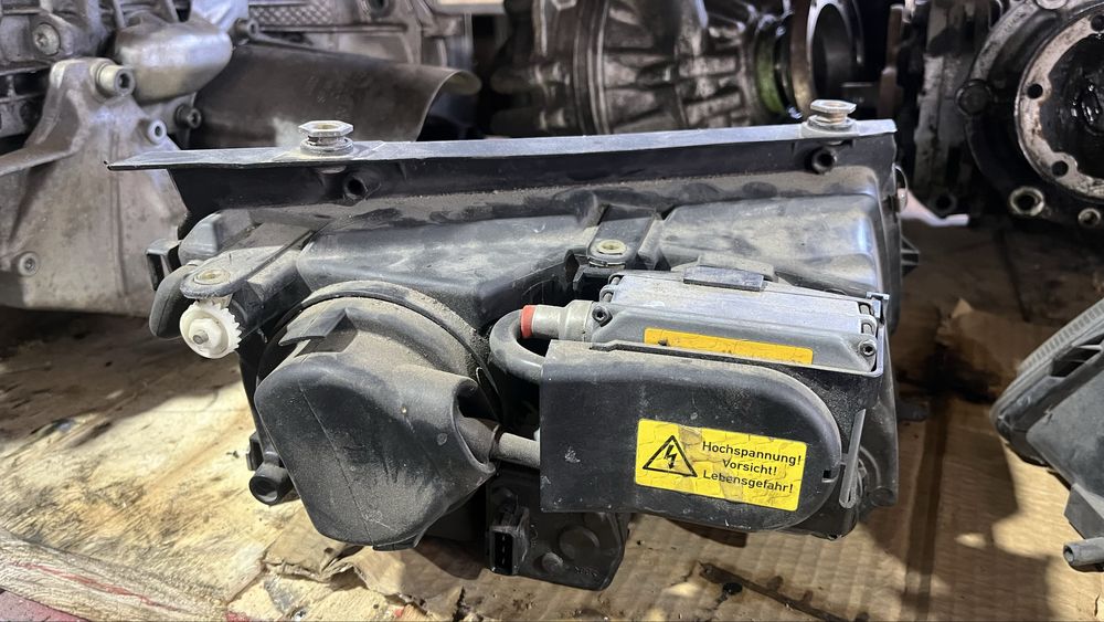 Оригинальные фары Пассат б5