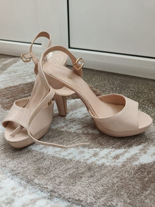 Sandale nude cu toc și platformă - Carolie