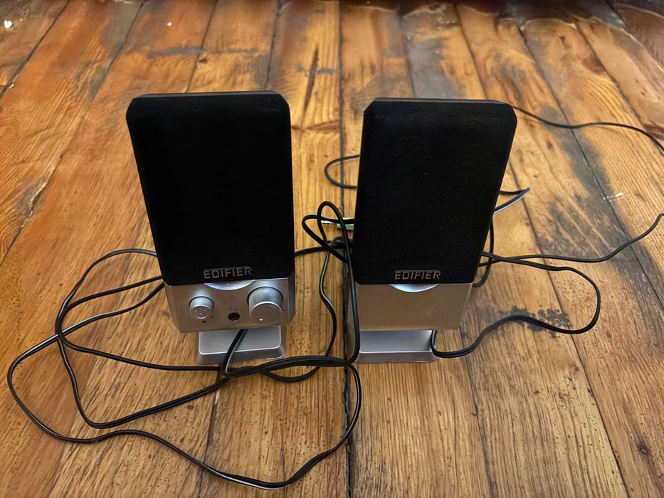 Продавам Компютърни колонки Edifier M1250 – USB, отлично състояние