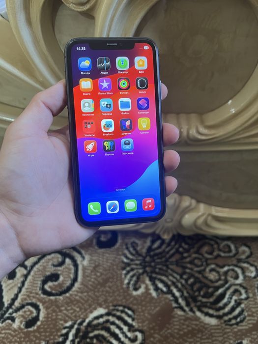 Продам телефон Айфон 11