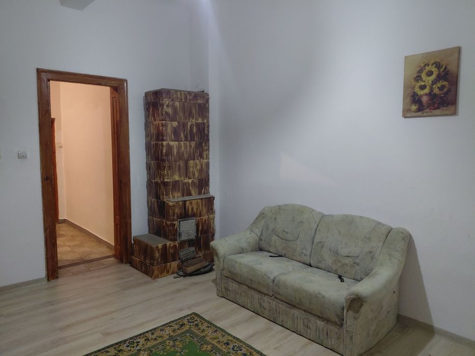 Închiriez Garsonieră