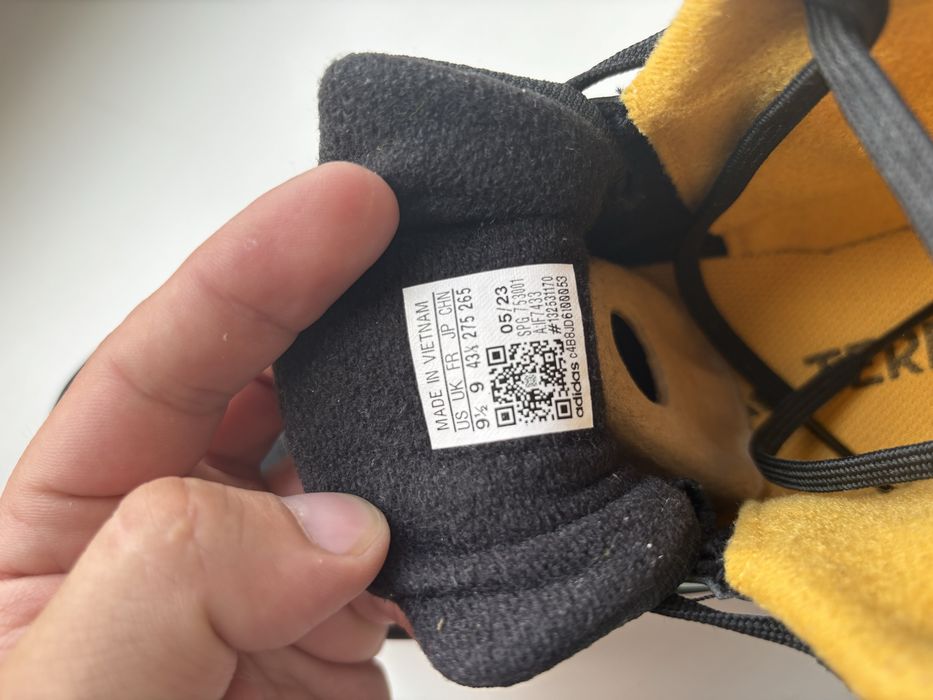 Оригинальные кроссовки Adidas