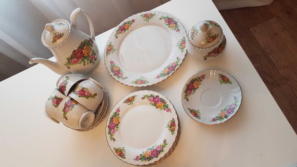 Тарелки, кружки, посуда разная