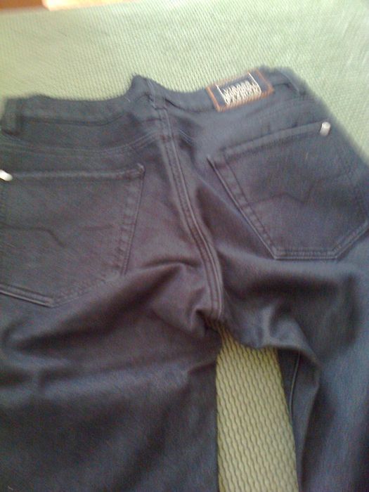 продам джинсы для молодых ребят