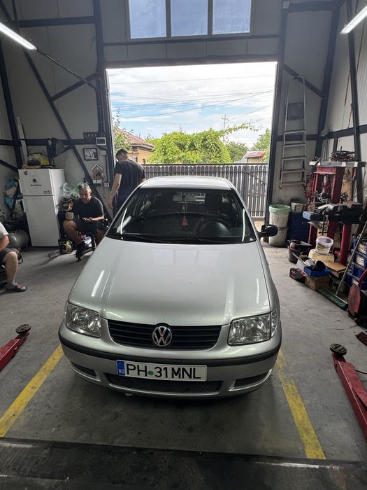 VOLKSWAGEN Polo 2001