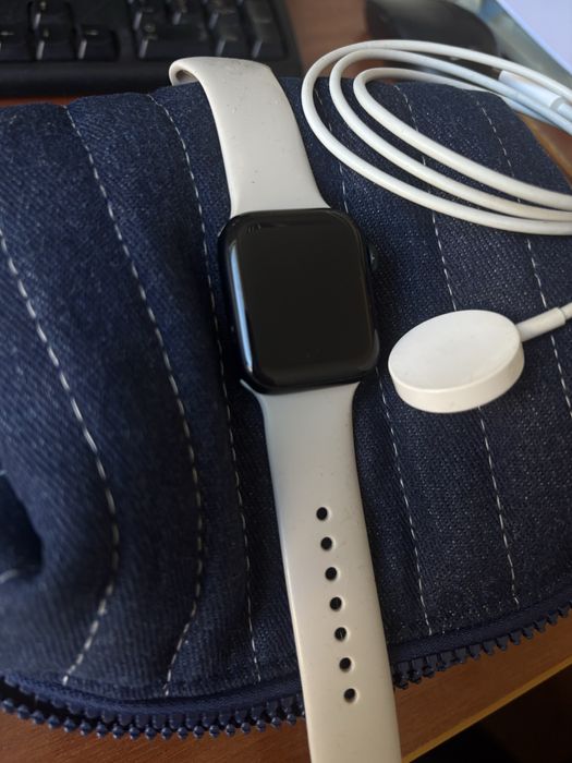 Продам apple watch se