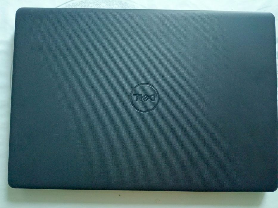 Ноутбук dell Vostro 3500