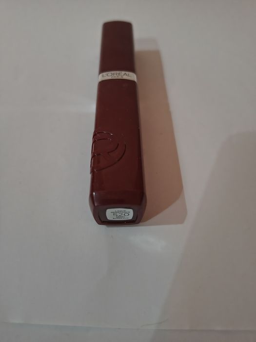 L'Oreal Paris,ruj 24h,rezistent la transfer,Nr.520