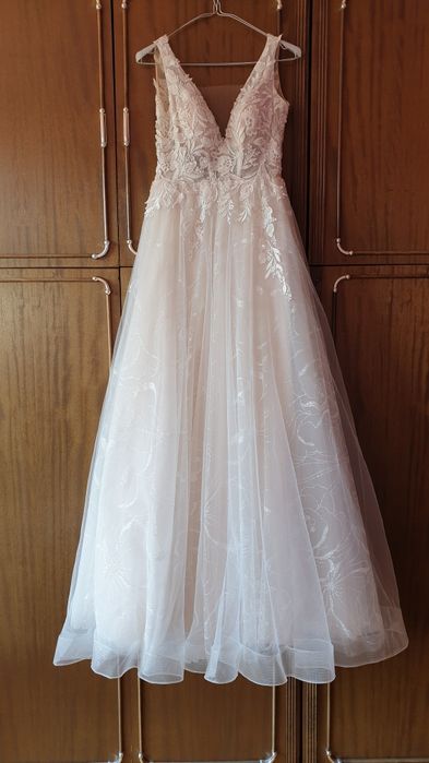 Сватбена рокля и аксесоари